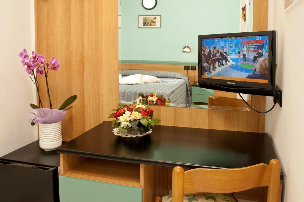 Hotel Villa Luigia Rimini Luaran gambar