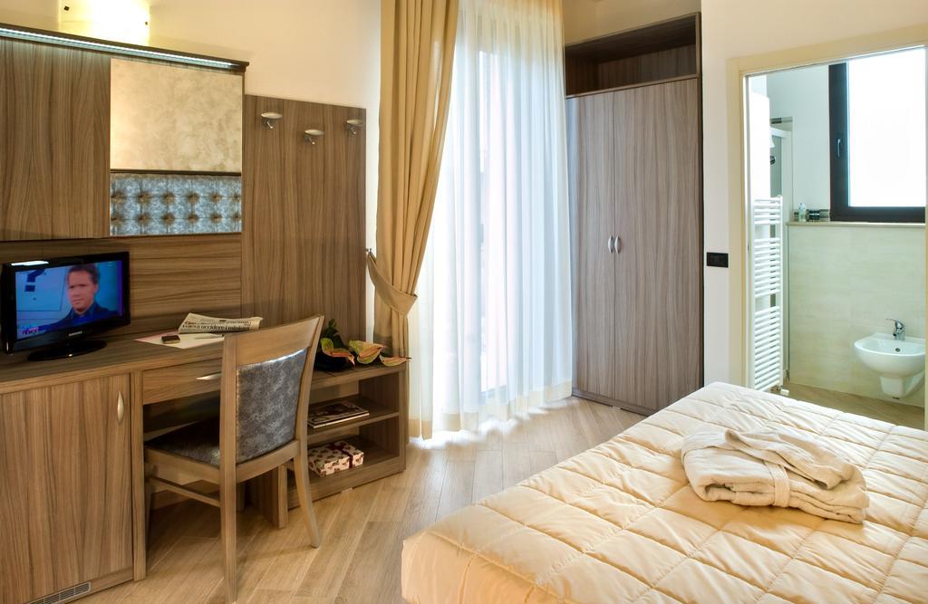 Hotel Villa Luigia Rimini Luaran gambar