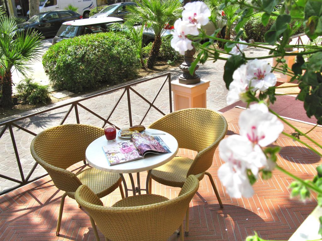 Hotel Villa Luigia Rimini Luaran gambar
