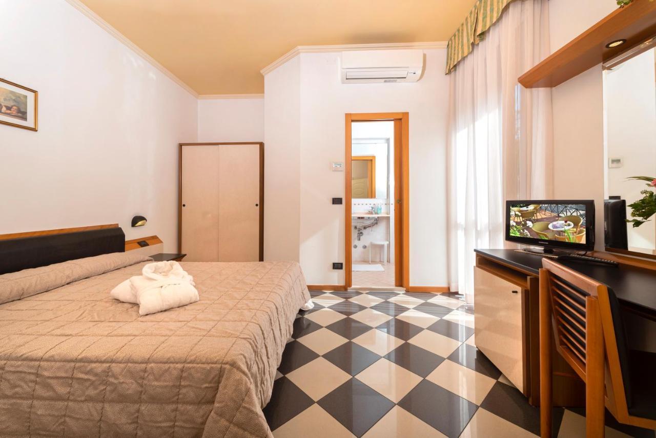 Hotel Villa Luigia Rimini Luaran gambar